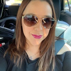 Meet your Posher, Vanessa